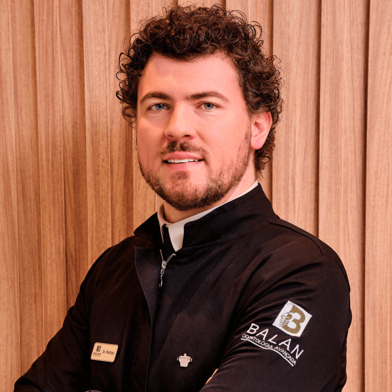 Dr-rodrigo-balan-odontologia-1